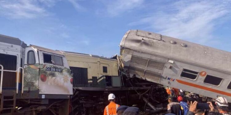 tabrakan-ka-turangga-dan-ka-bandung-raya